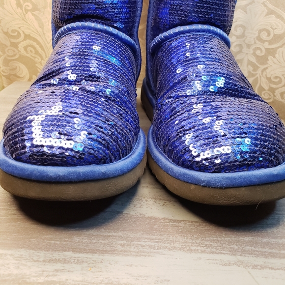 Ugg Australia Blue-Sequined Boots with Sheepskin Lining Women's size 6. - Picture 4 of 16